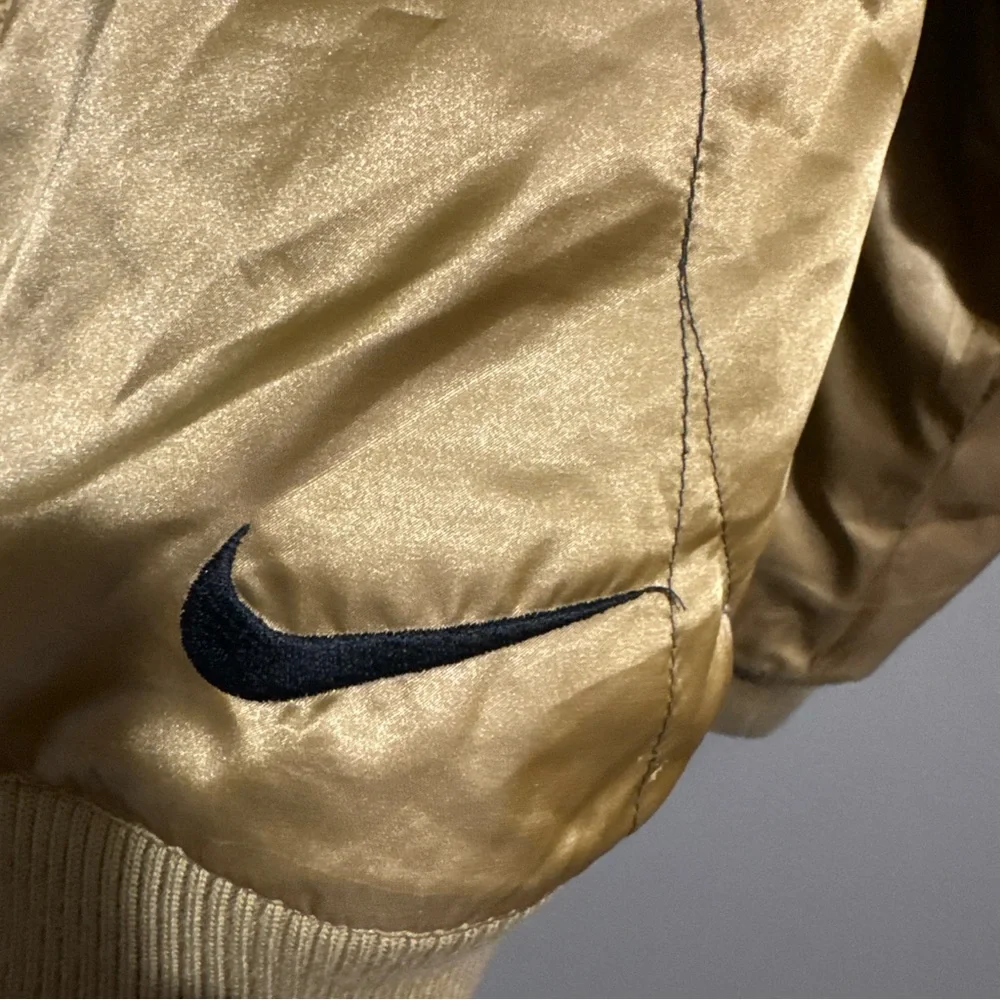 Nike Gold Puffy Coat With Hood Size XL - Faux Fur On Hood, But Can Be Removed